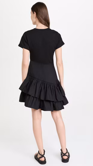 Kurzärmliges Damenkleid mit Rundhalsausschnitt und exquisitem Schnitt